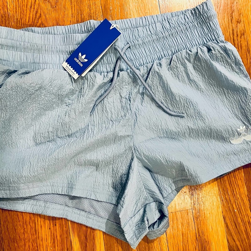 Adidas Originals Women Short Pants NWT Color Ambient Sky Size Medium, Very Light